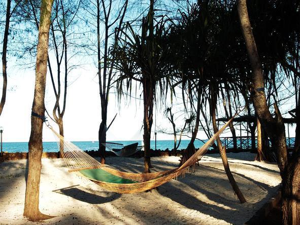 Blue Bay Beach Resort - Beach 